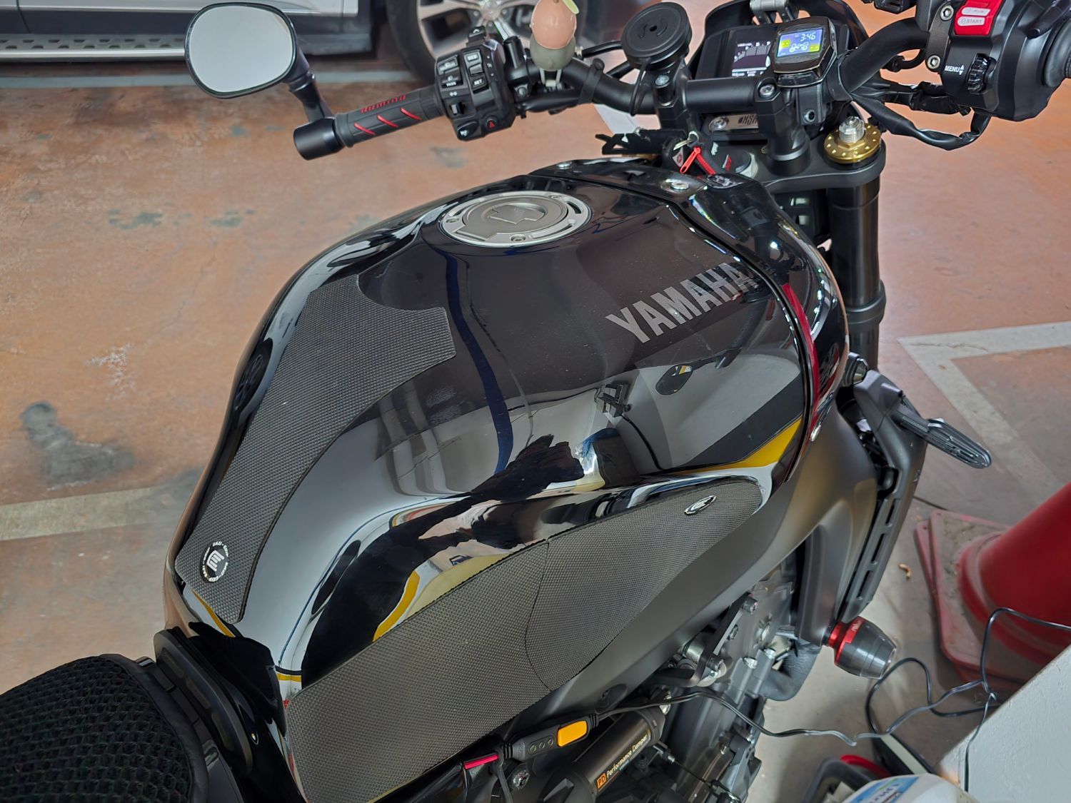 야마하 XSR 900 2023 블랙 사진 3