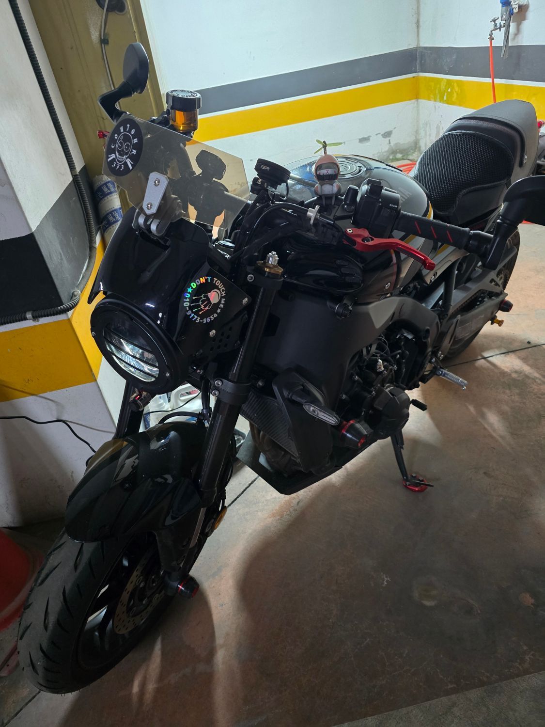 야마하 XSR 900 2023 블랙 사진 5