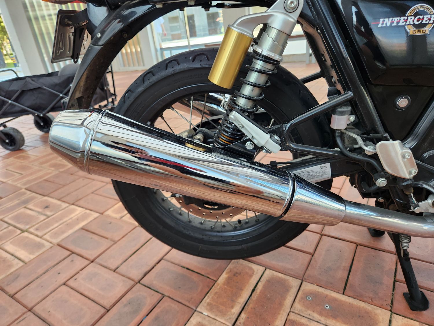 로얄엔필드 인터셉터 650 more