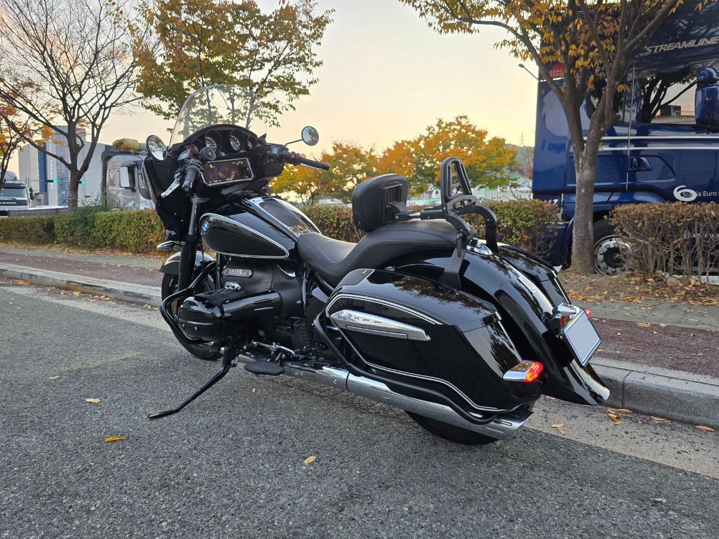 BMW R 18 B 2023 블랙 사진 3