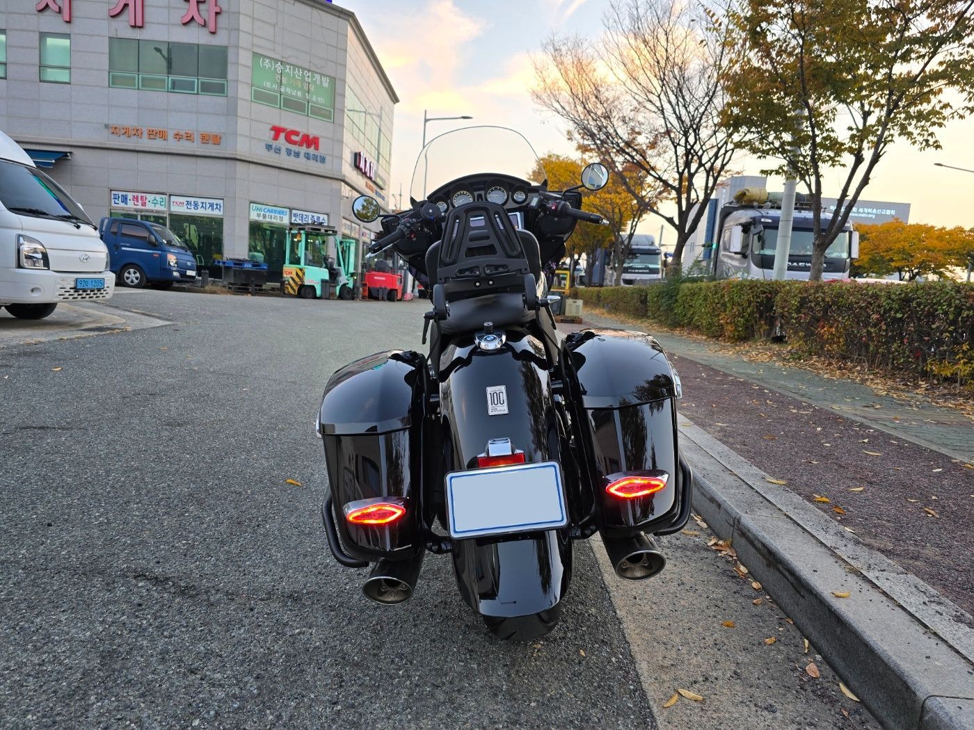 BMW R 18 B 2023 블랙 사진 4