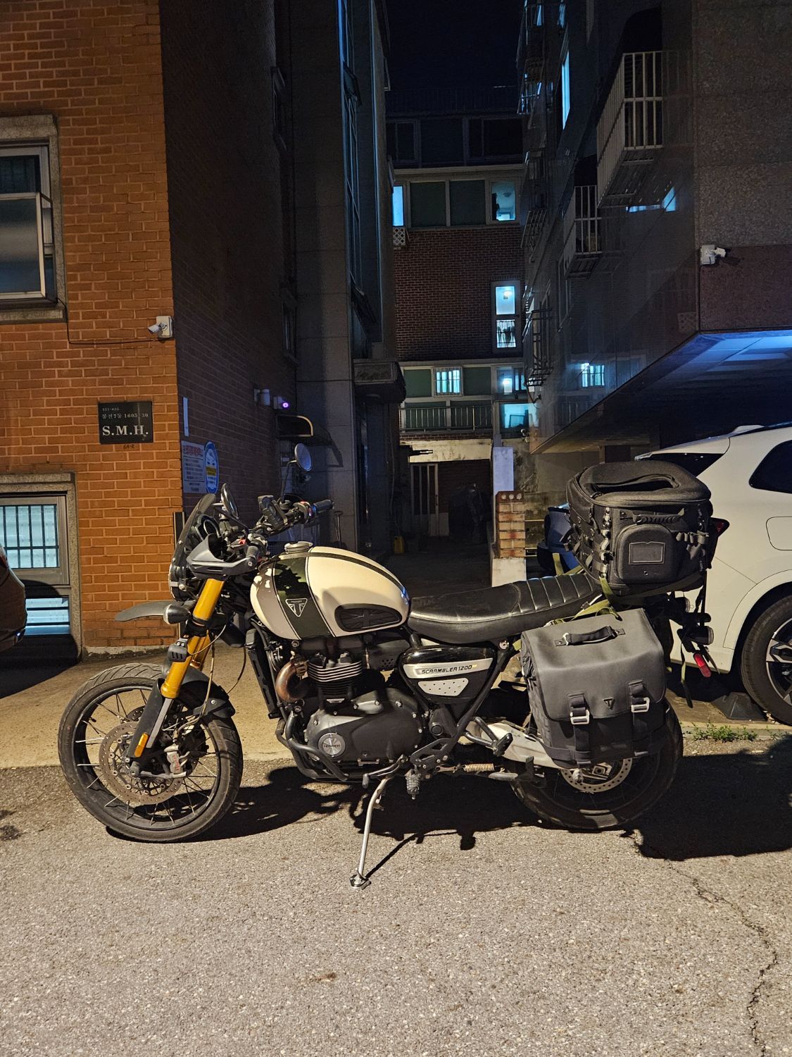 트라이엄프 스크램블러 1200 XE 2020 사진 1