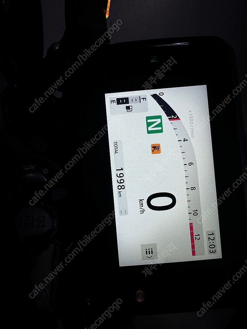 혼다 CB 125 R main