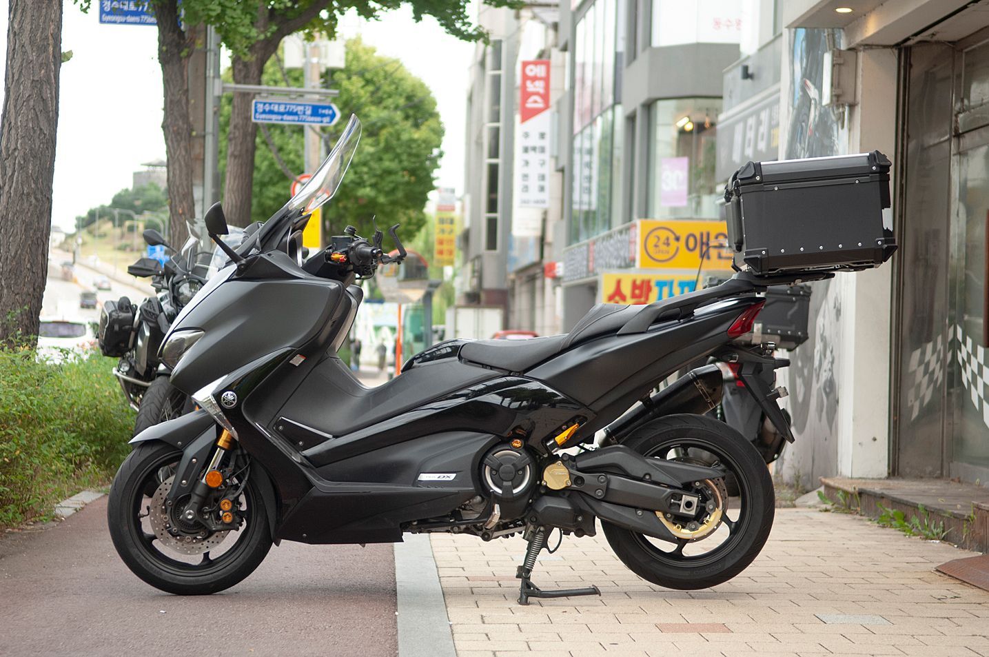 야마하 TMAX DX thumb 2