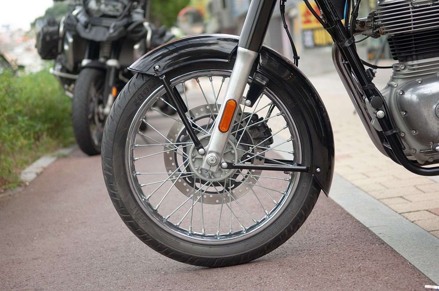 로얄엔필드 클래식 350 more