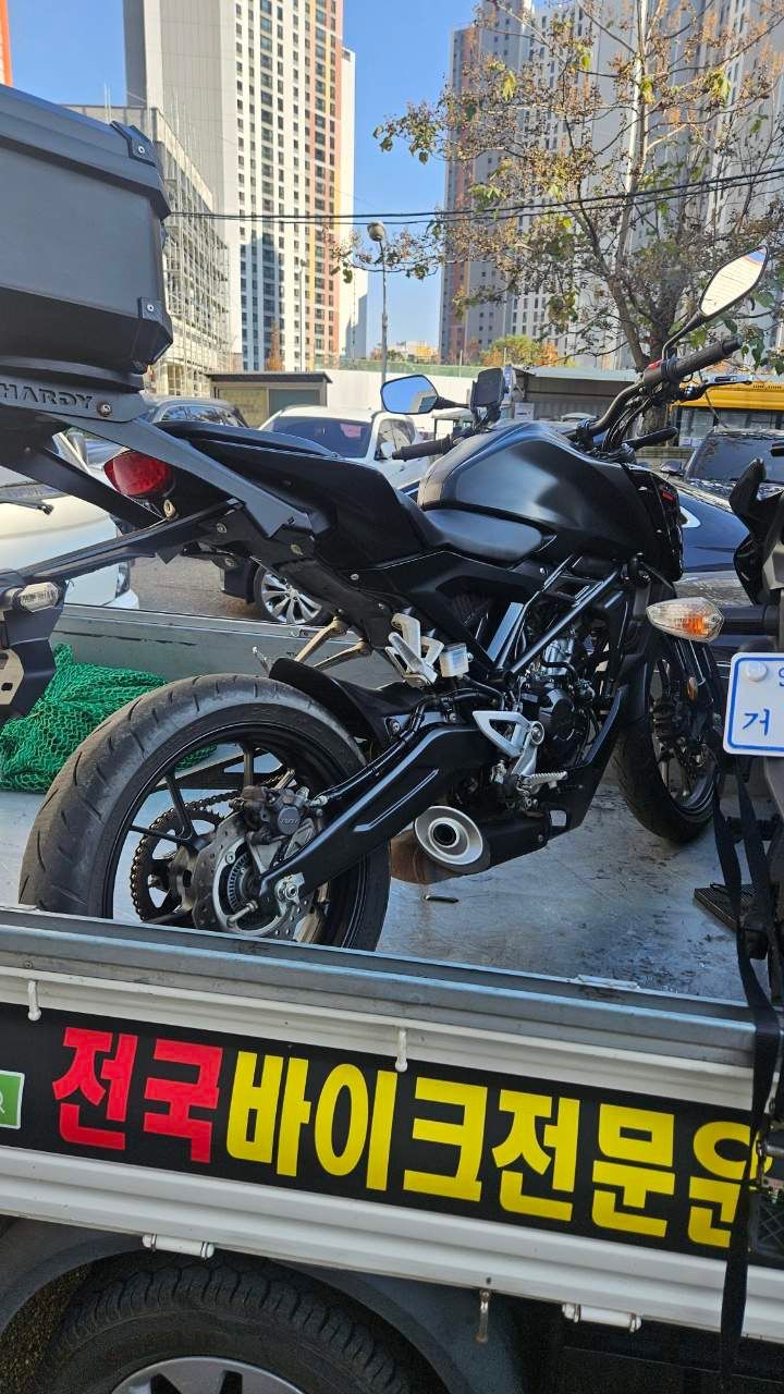 혼다 CB 125 R thumb 2