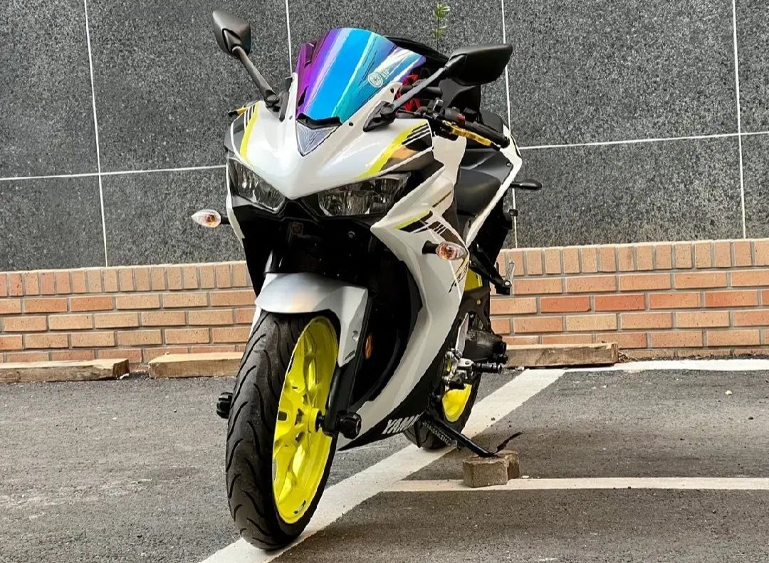 야마하 YZF R3 more