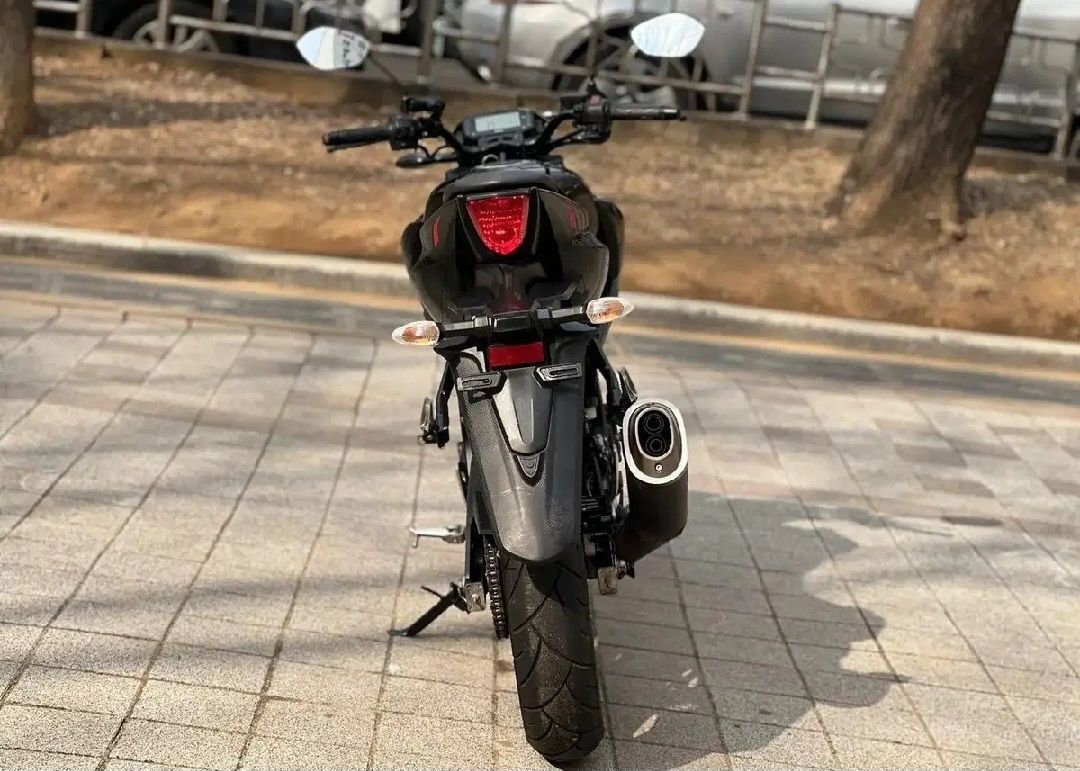 스즈키 GSX S 125 more