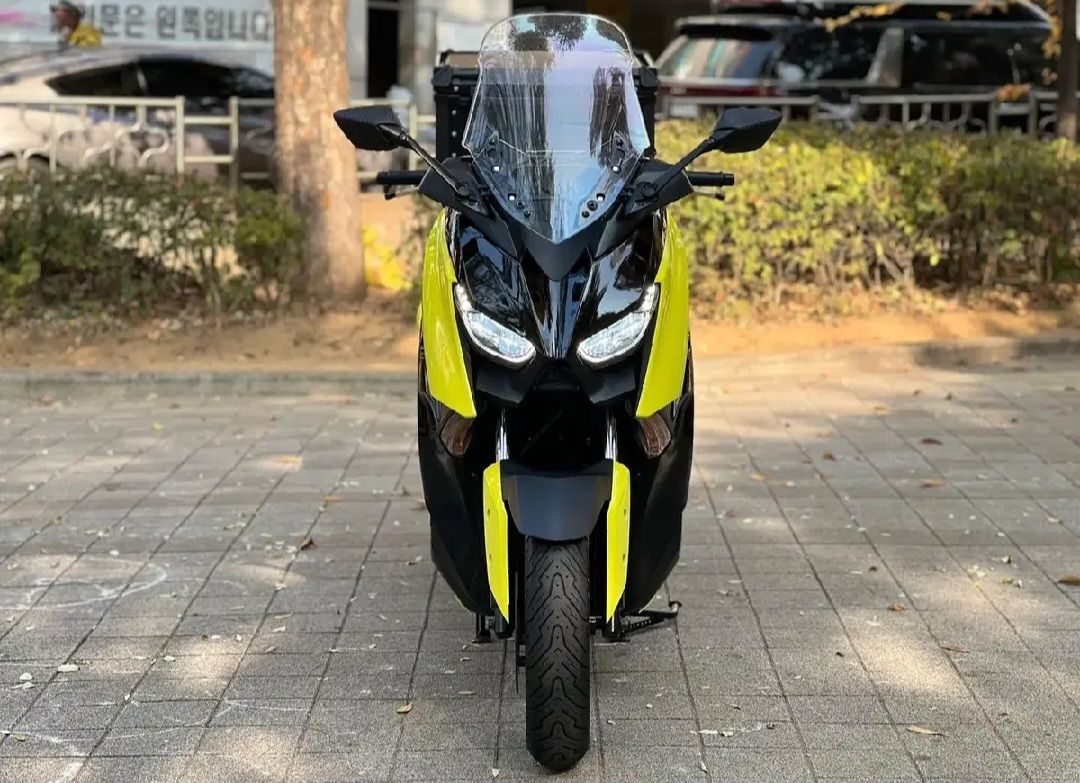 야마하 XMAX 300 ABS thumb 2