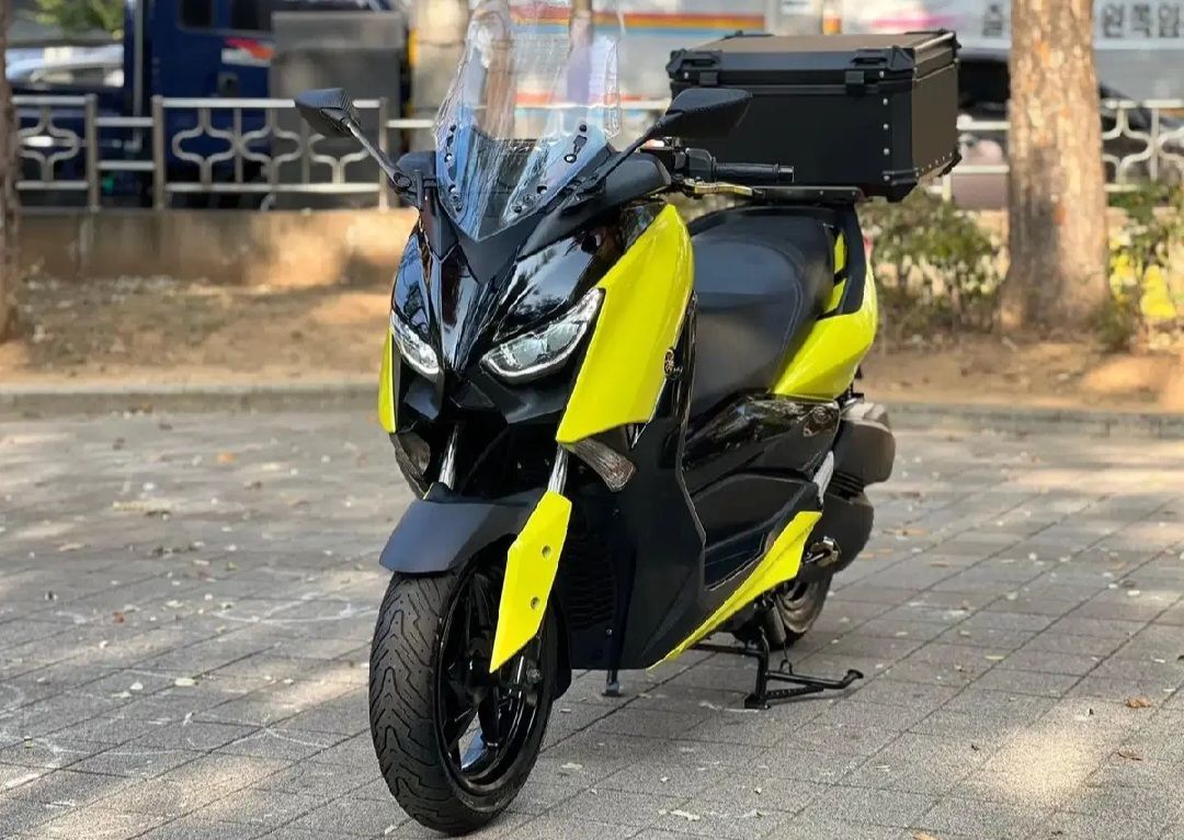 야마하 XMAX 300 ABS more