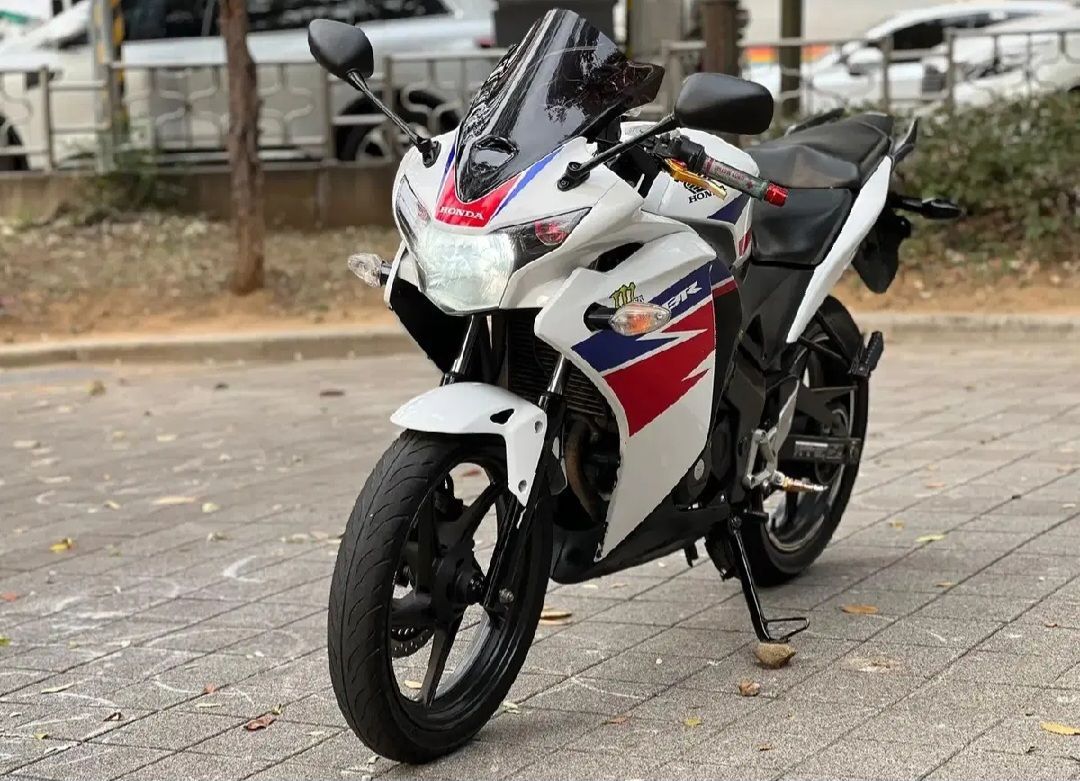 혼다 CBR 125 R more