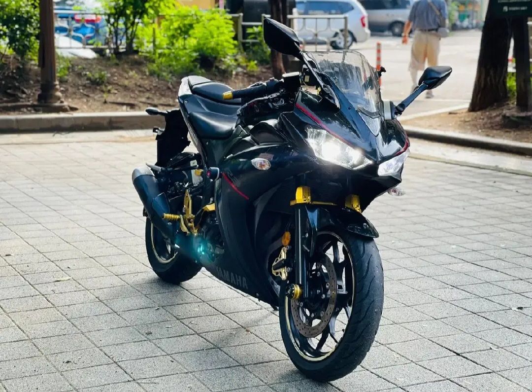야마하 YZF R3 thumb 2