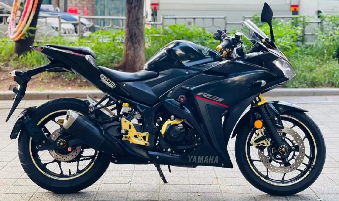 야마하 YZF R3 more
