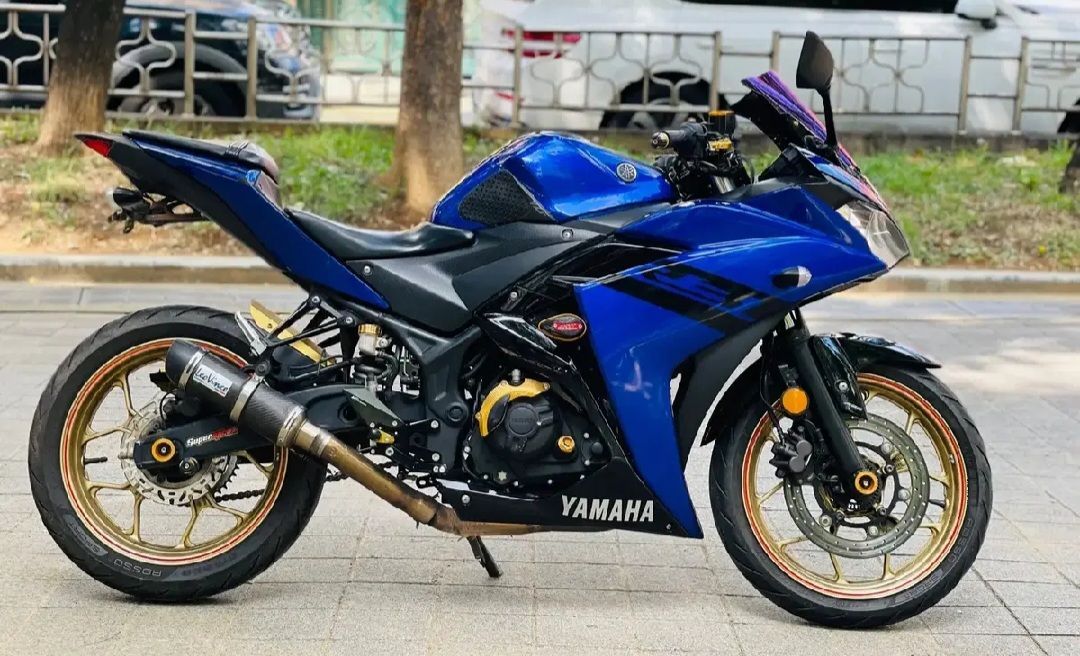 야마하 YZF R3 more