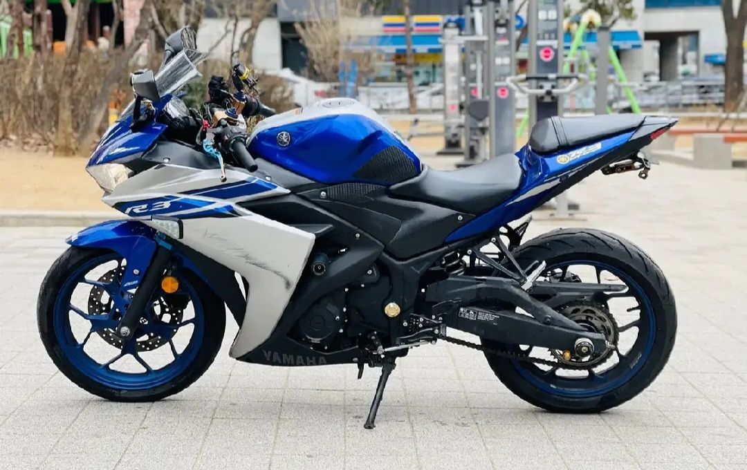 야마하 YZF R3 thumb 2