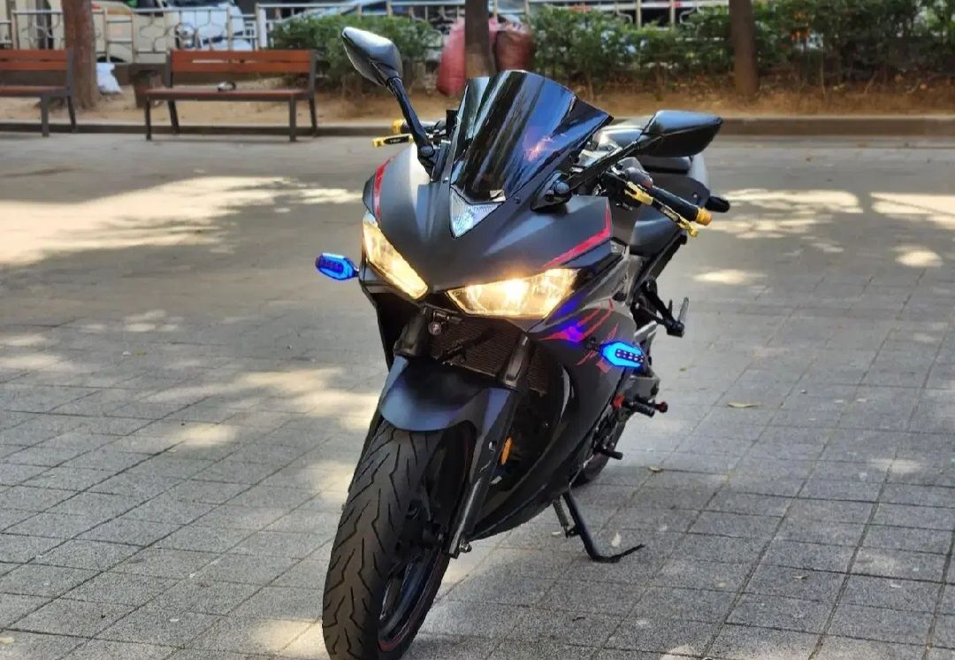 야마하 YZF R3 thumb 2