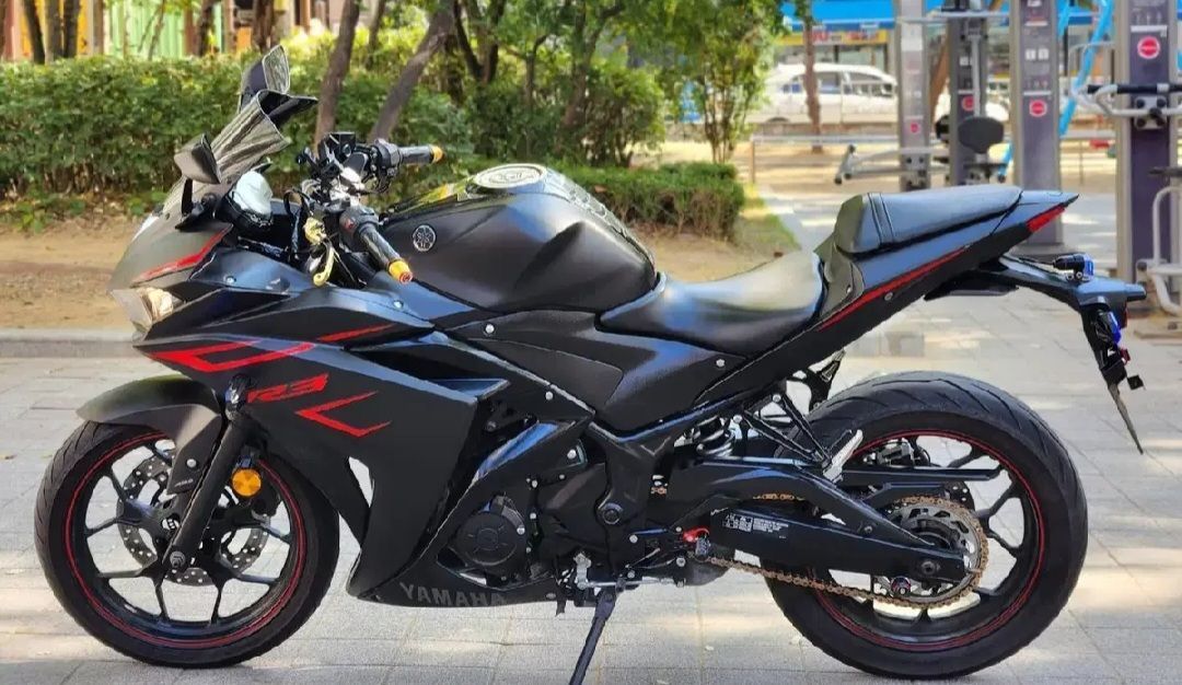 야마하 YZF R3 more