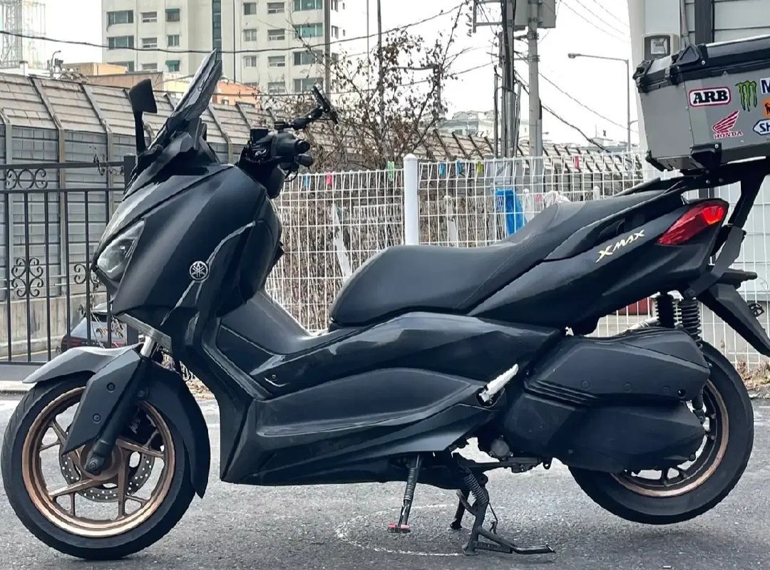 야마하 XMAX 300 ABS more