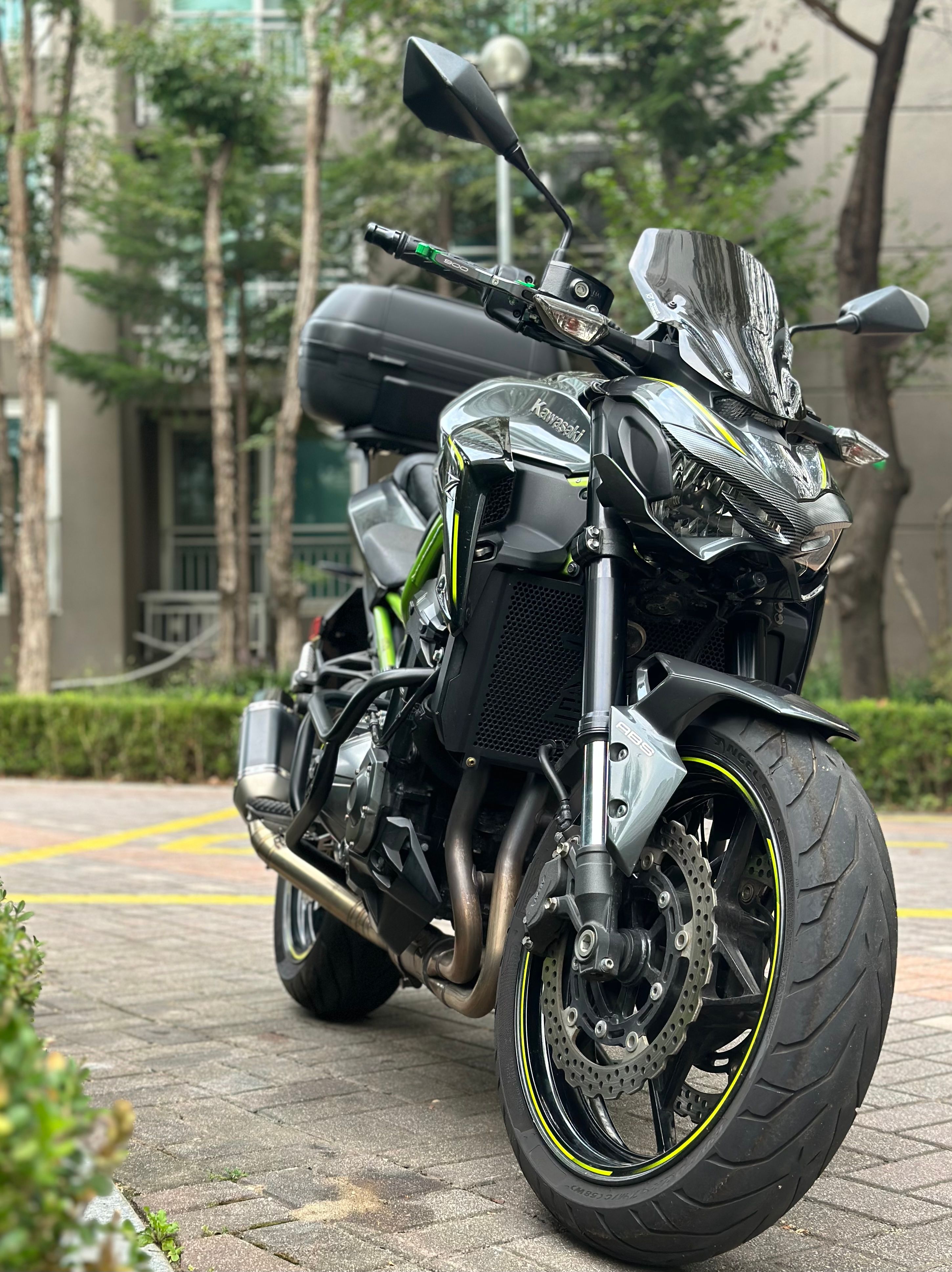 가와사키 Z 900 thumb 2