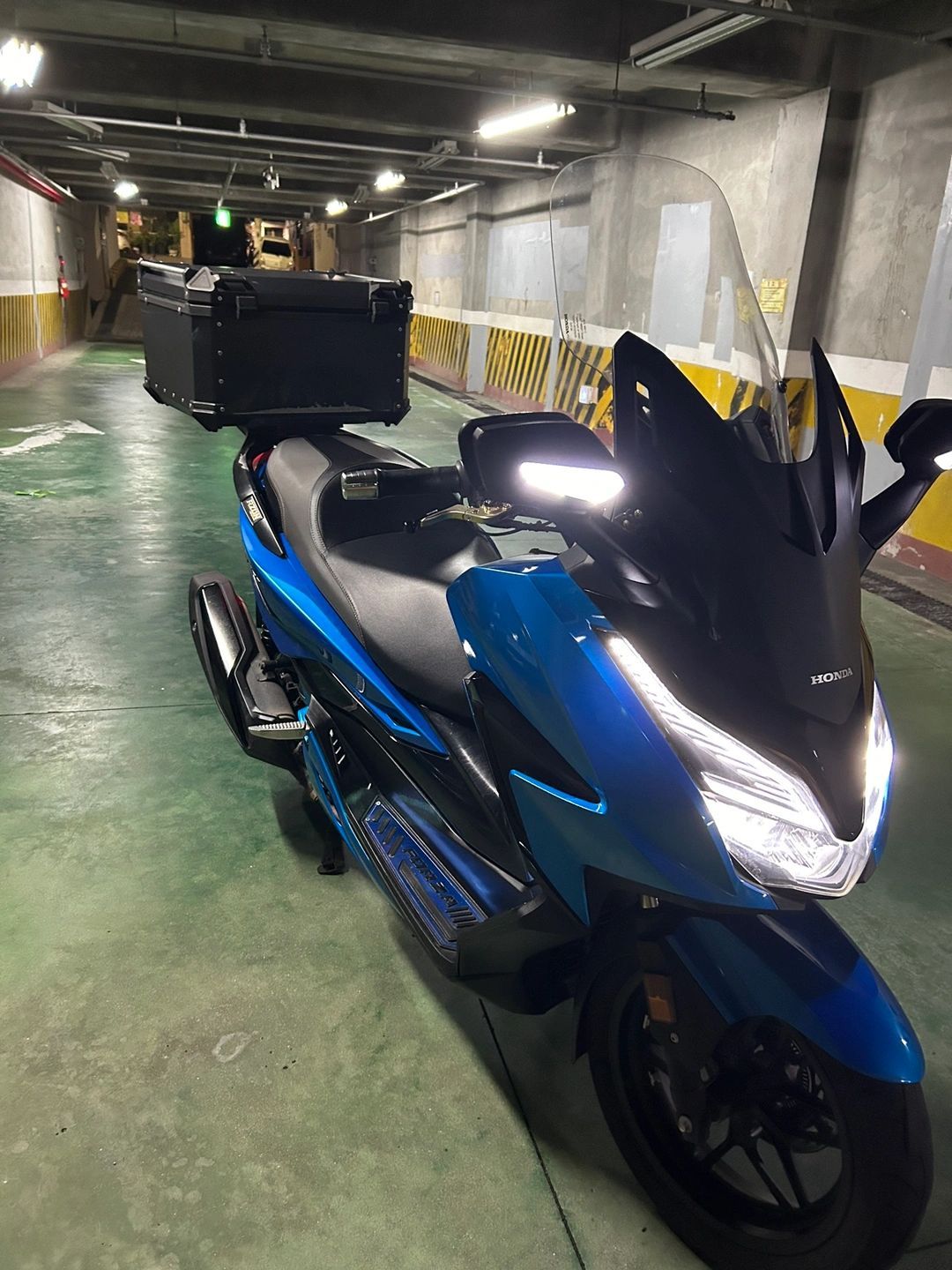 혼다 포르자 350 more