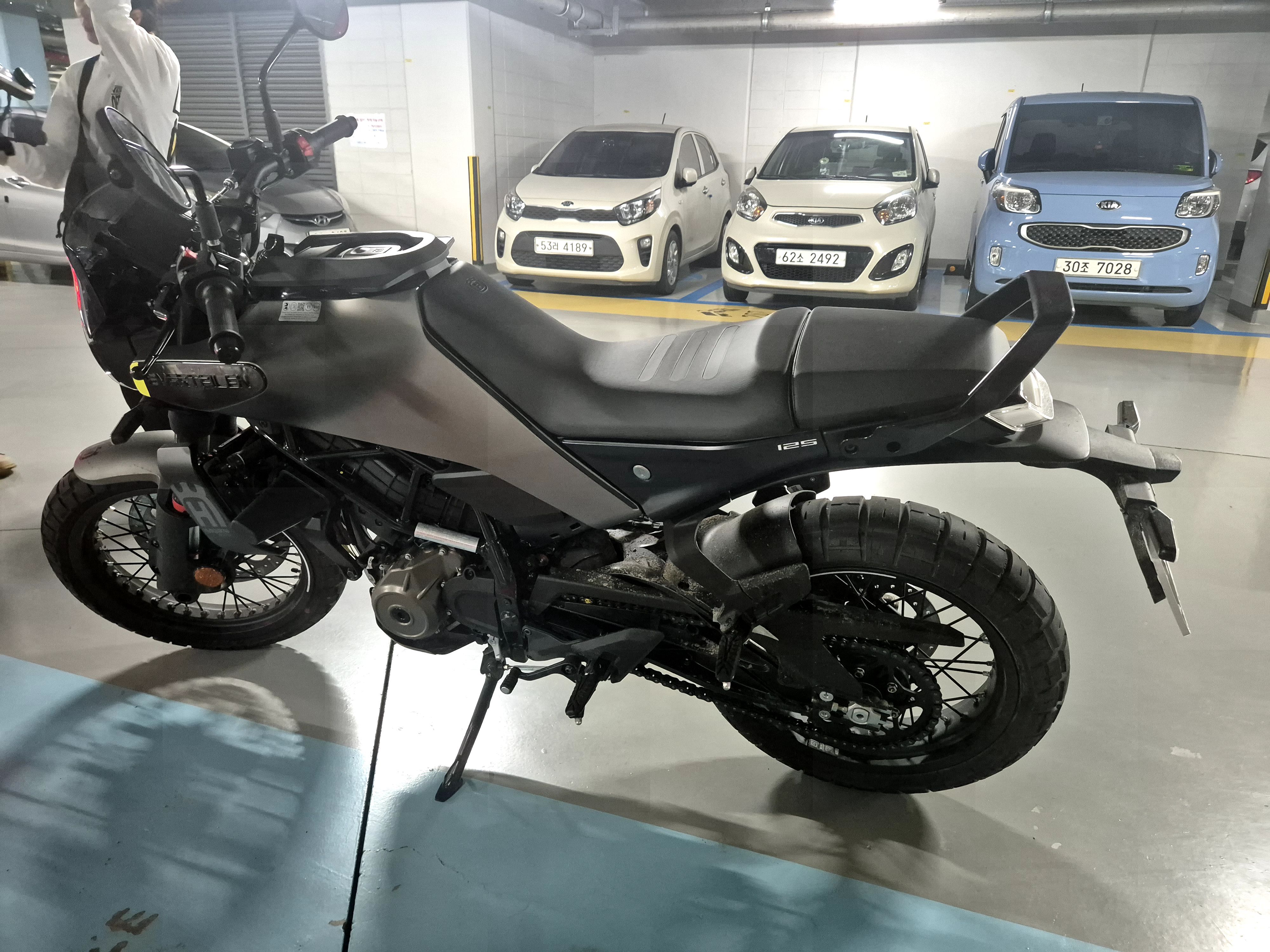 허스크바나 스바르트필렌 125 more