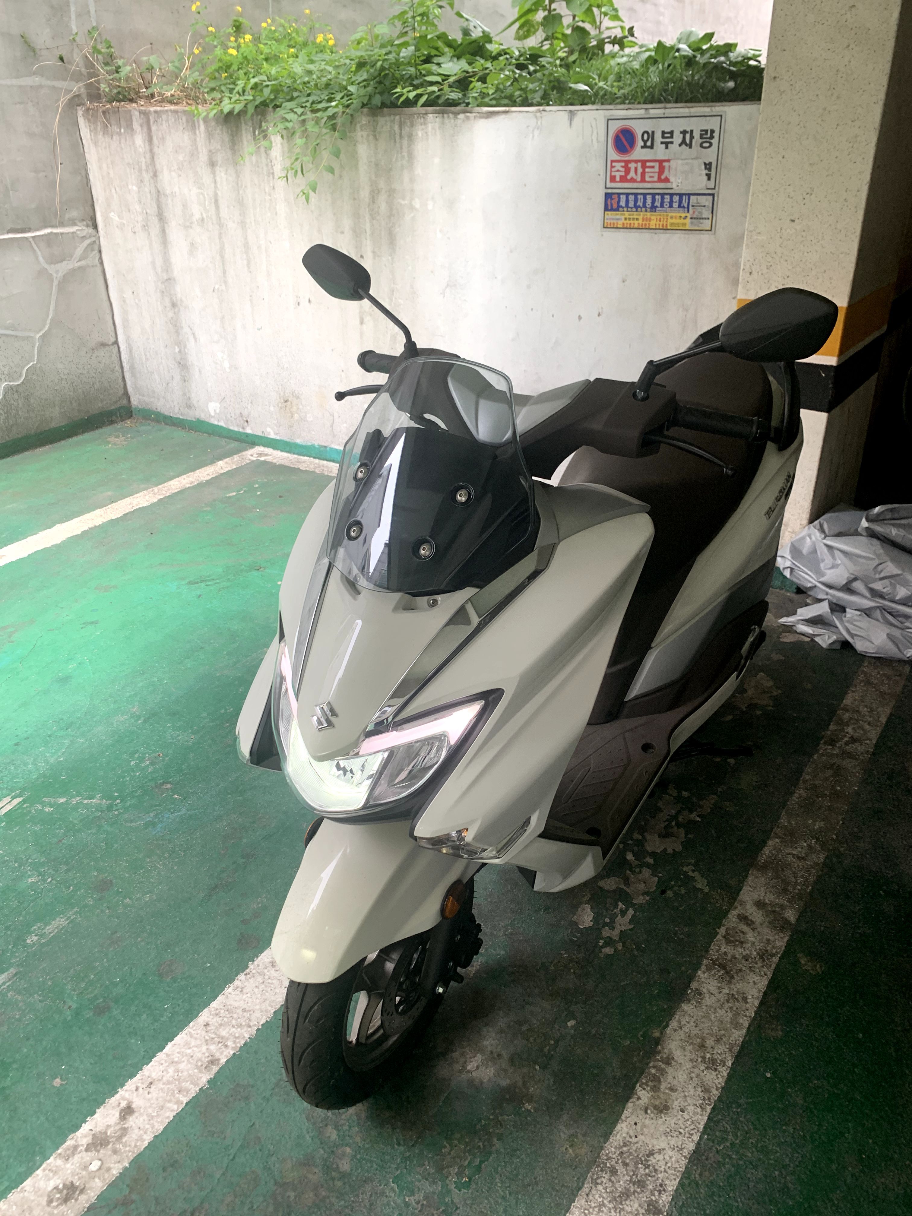 스즈키 버그만 125 thumb 2