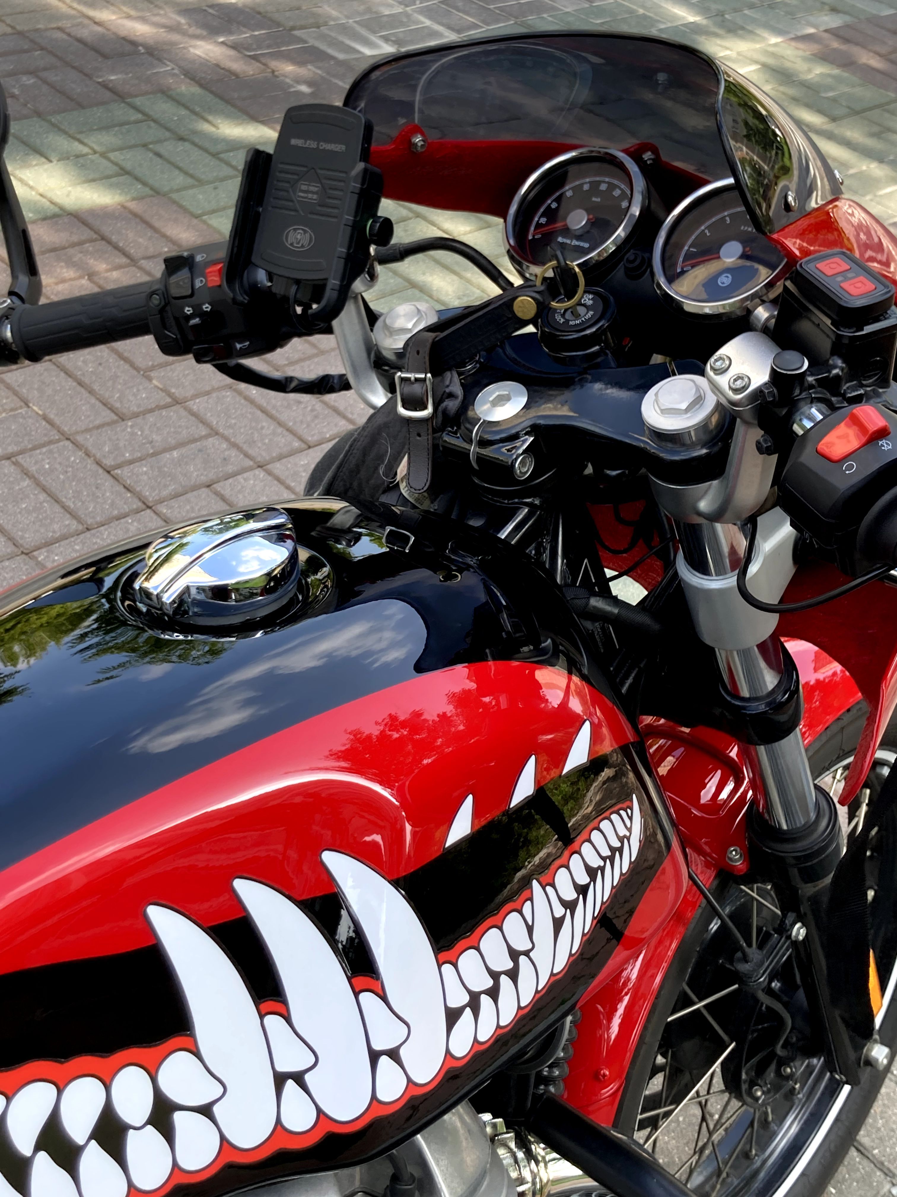 로얄엔필드 컨티넨탈 GT 650 more