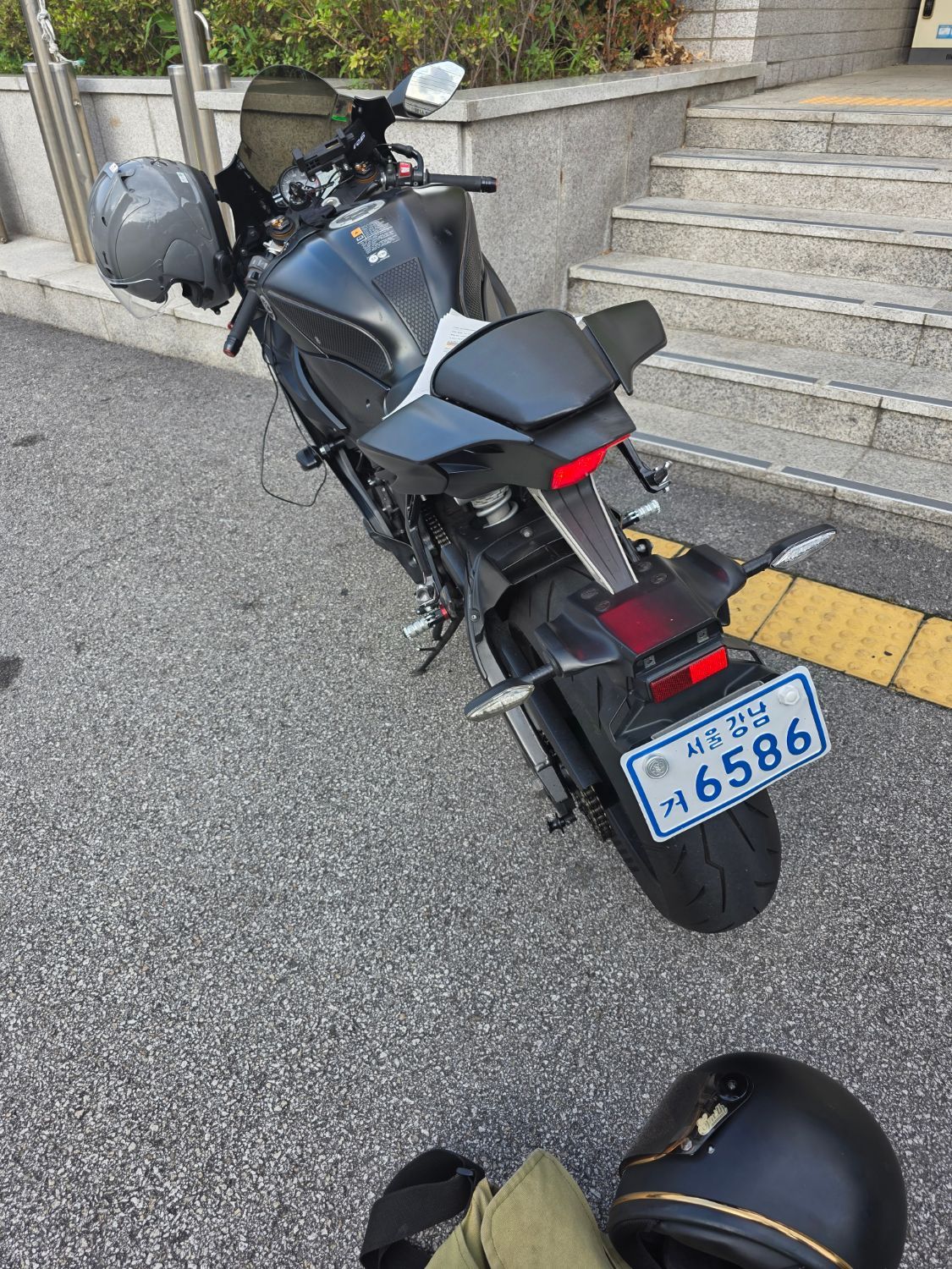 야마하 YZF R6 thumb 2