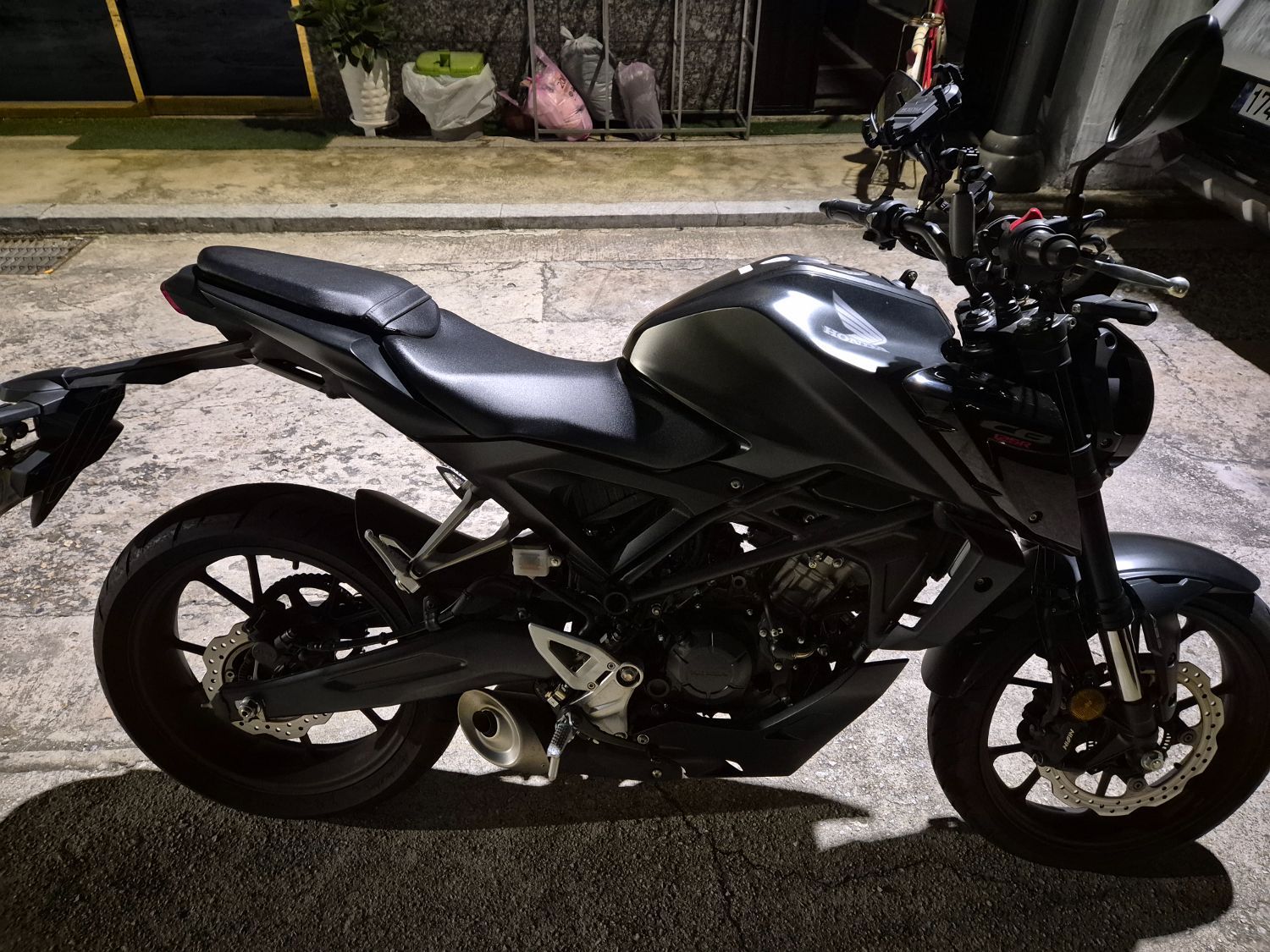 혼다 CB 125 R more