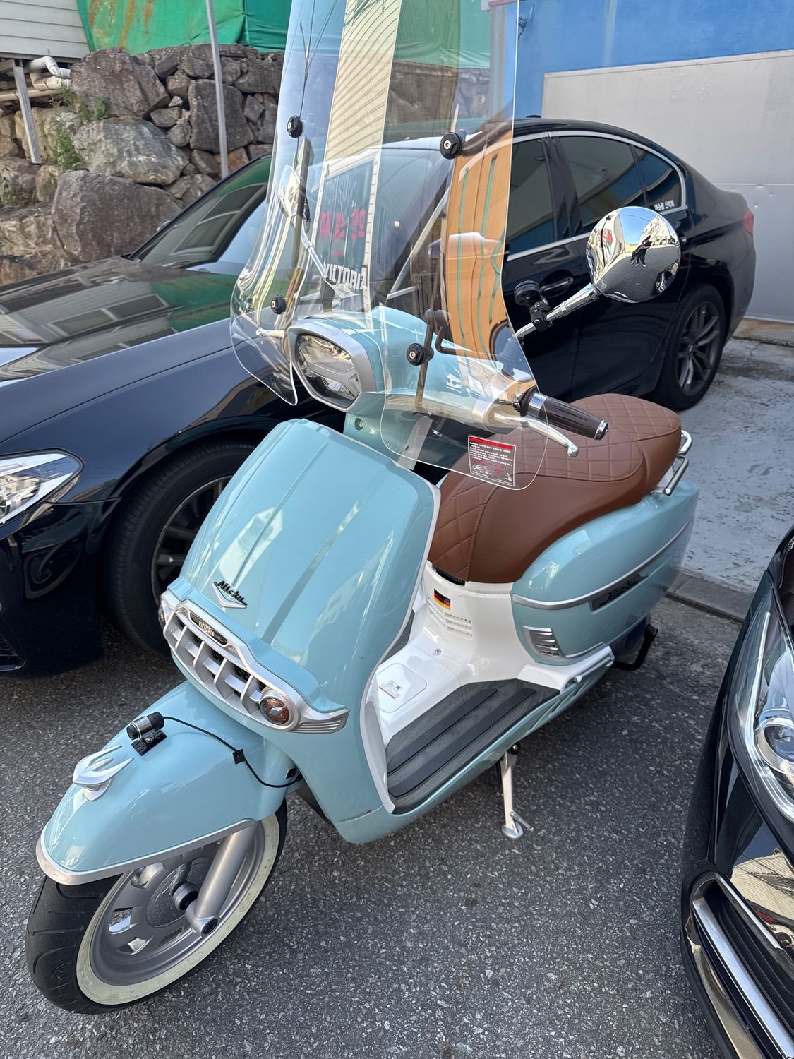 빅토리아 니키 300 thumb 2