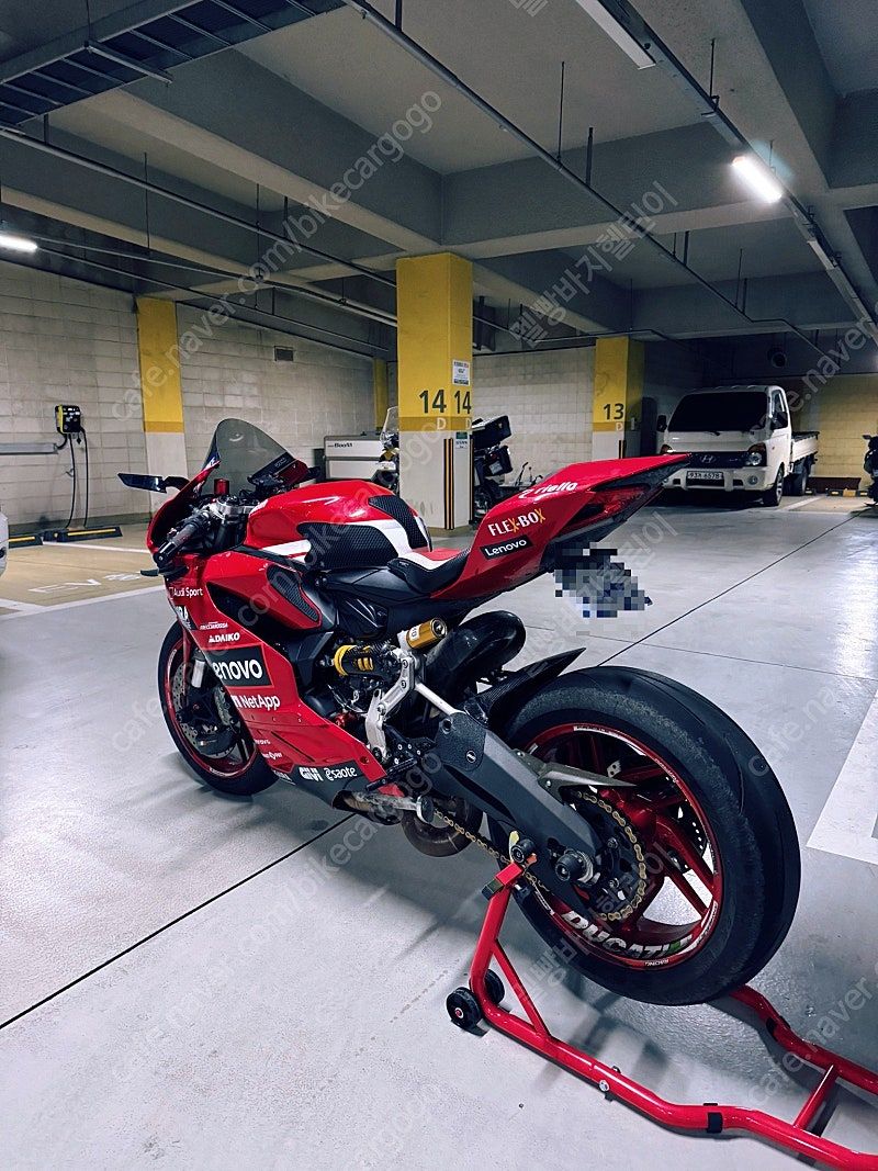 두카티 899 파니갈레 more