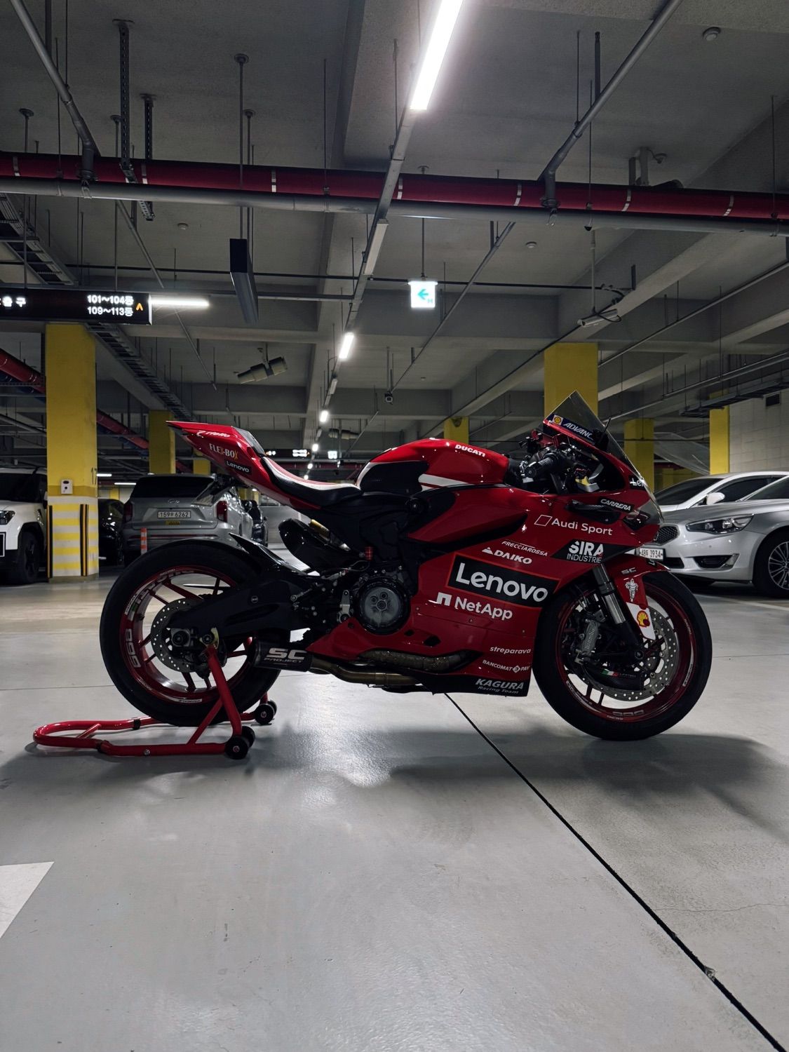 두카티 899 파니갈레 thumb 2