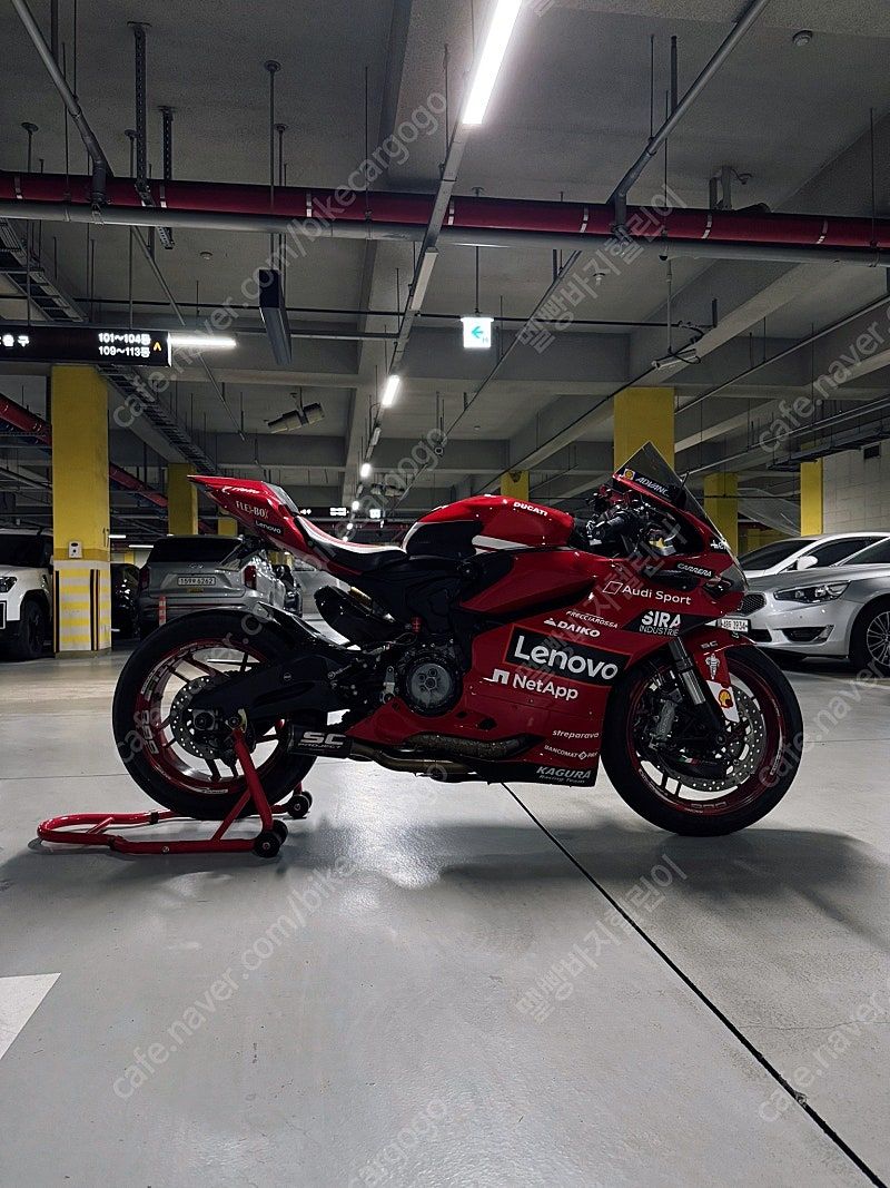 두카티 899 파니갈레 thumb 2