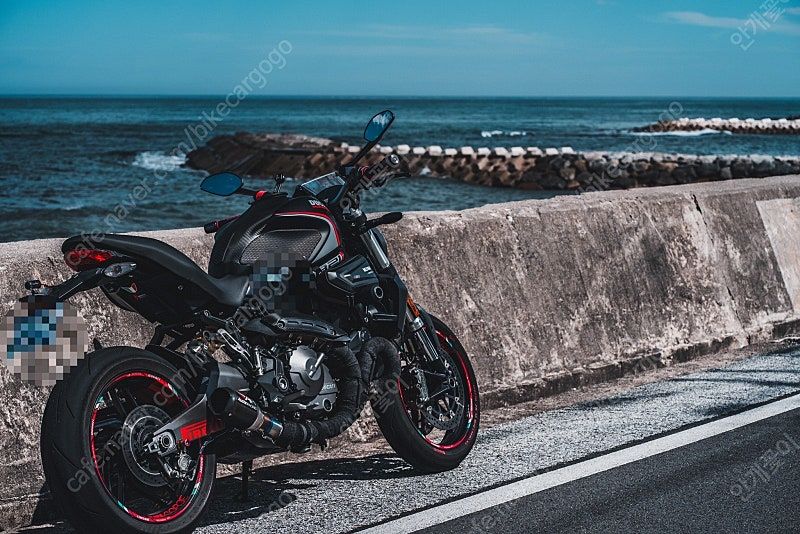 두카티 몬스터 821 스텔스 more