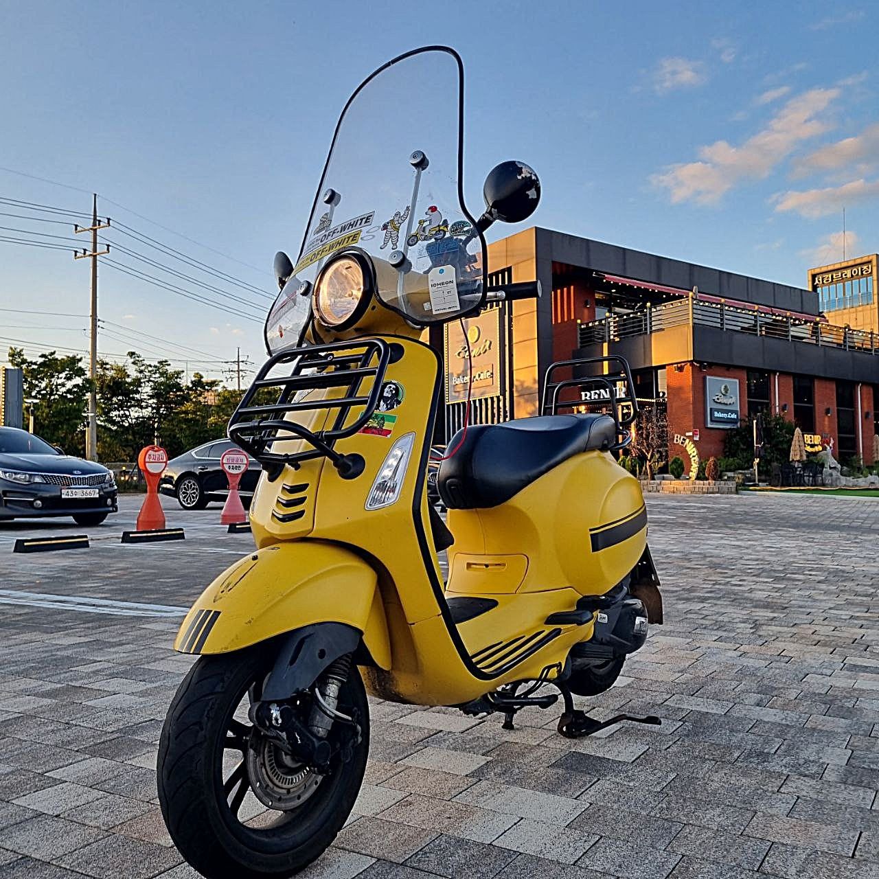 베스파 프리마베라 125 more