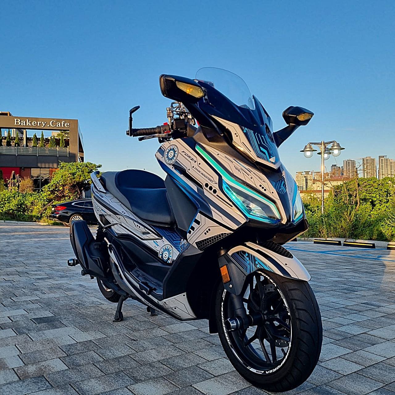 혼다 포르자 350 thumb 2