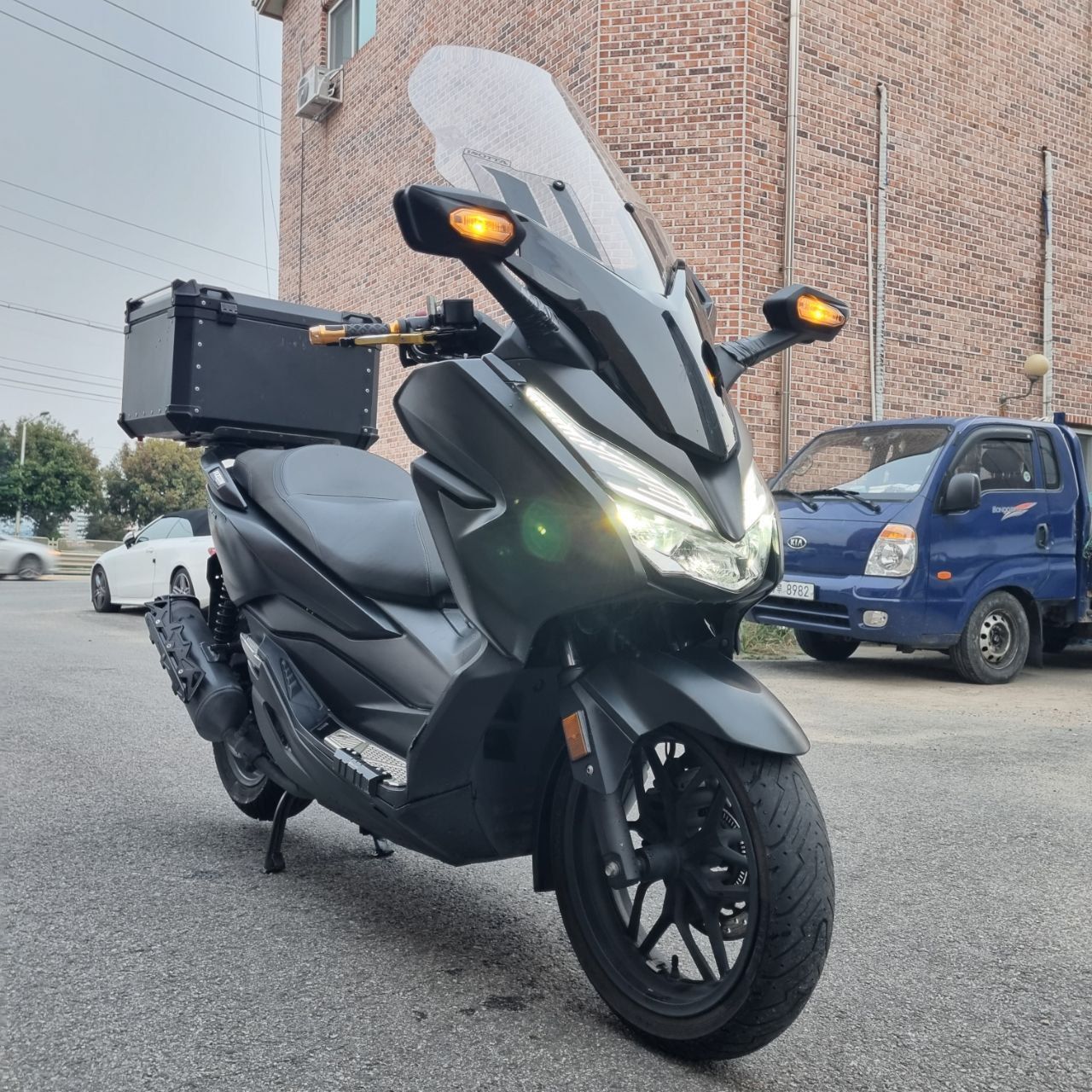 혼다 포르자 300 main