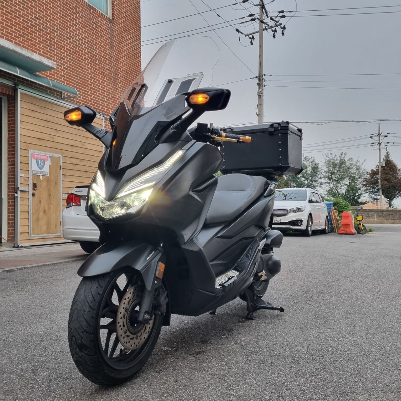 혼다 포르자 300 more