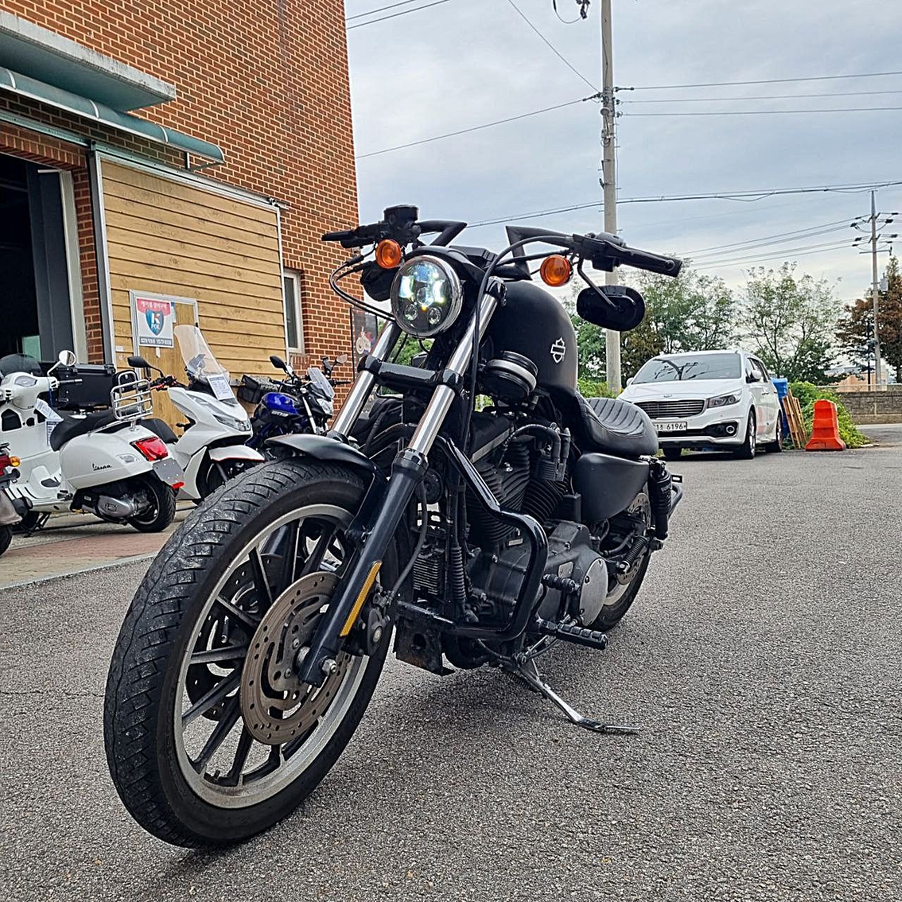 할리데이비슨 883 R more