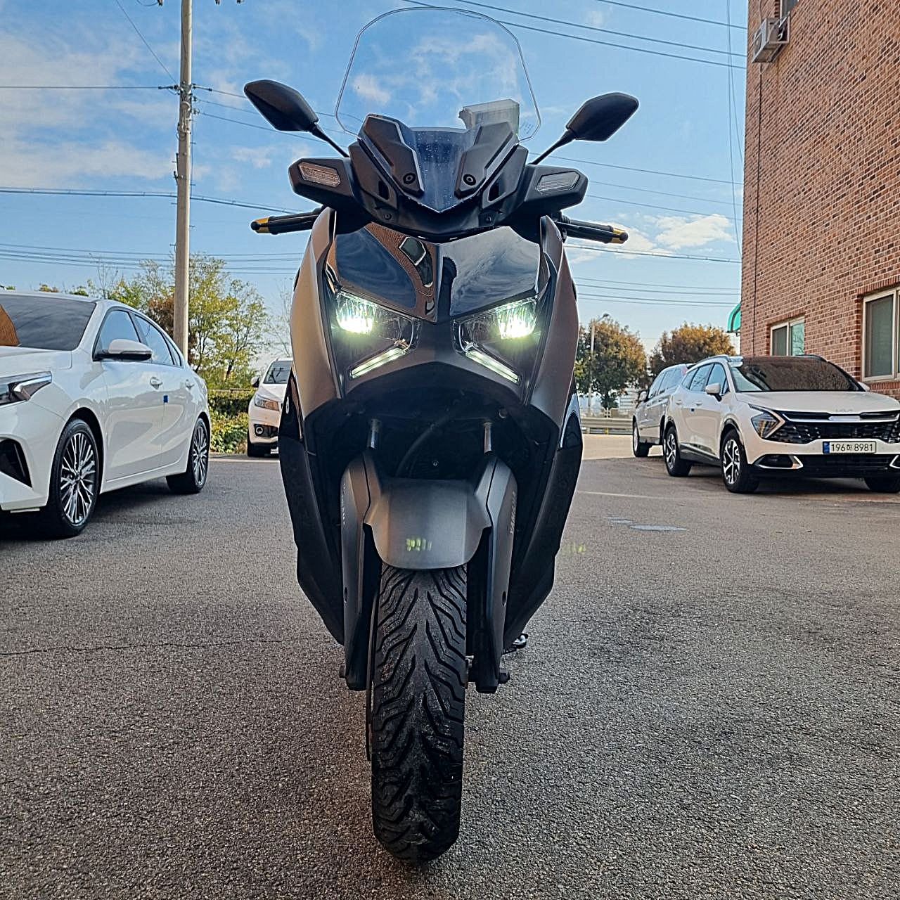 야마하 XMAX 300 ABS thumb 2