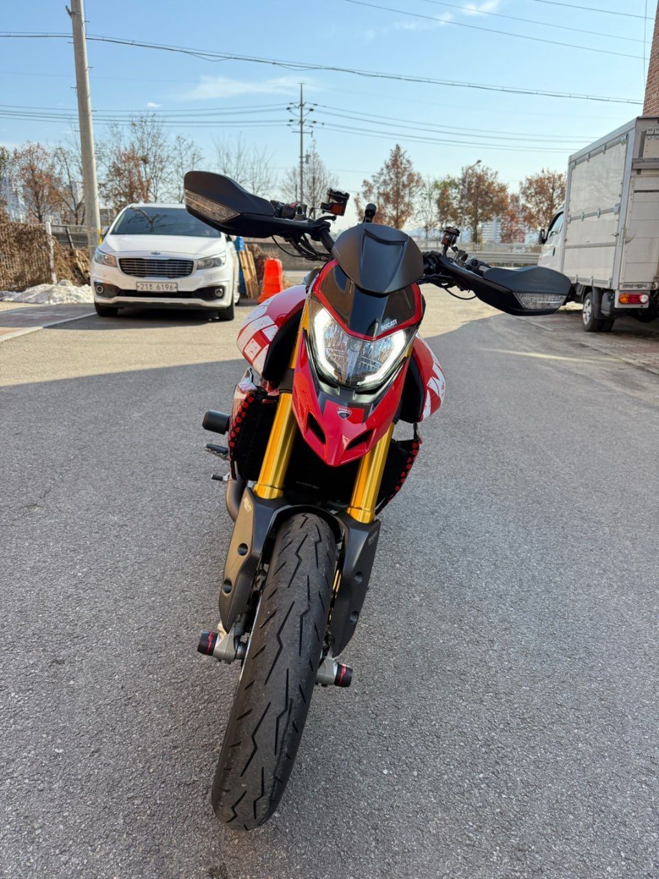 두카티 하이퍼모타드 950 SP main