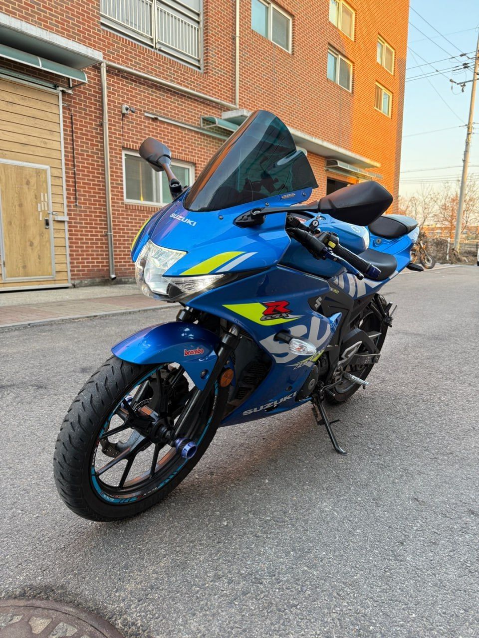 스즈키 GSX R 125 ABS thumb 2