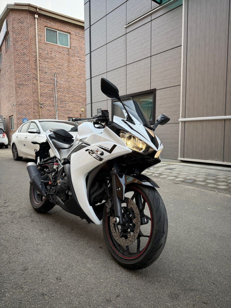 야마하 YZF R3 main
