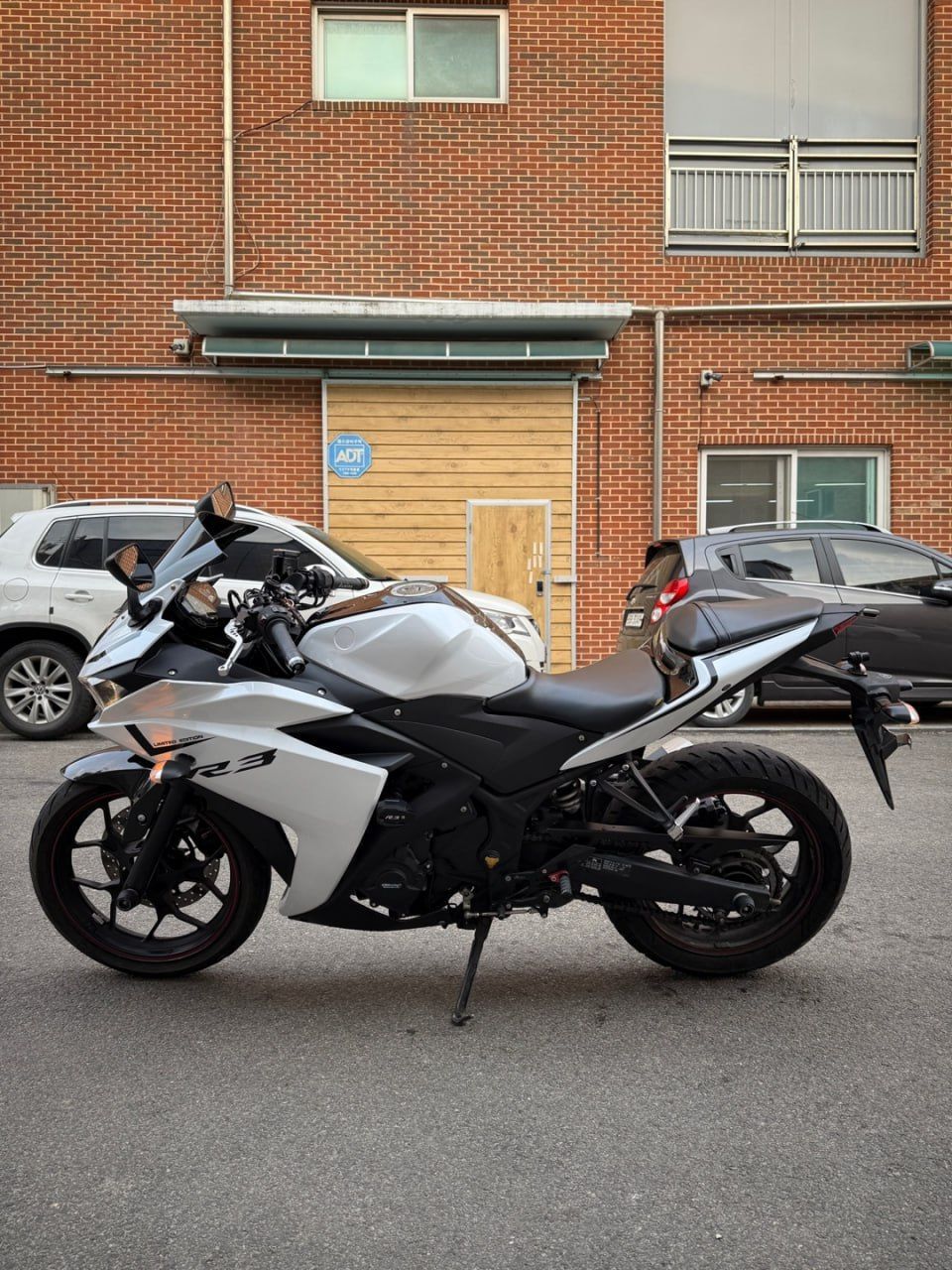 야마하 YZF R3 more