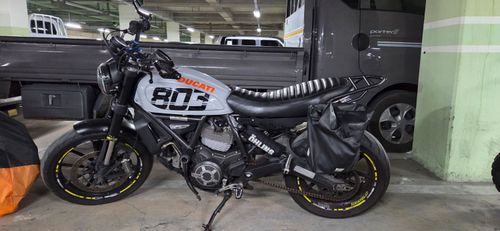 두카티 스크램블러 아이콘 2015년식