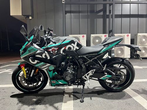 스즈키 GSX 8R 2024년식